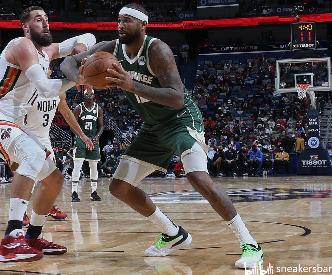 激烈的篮下 激烈的篮下