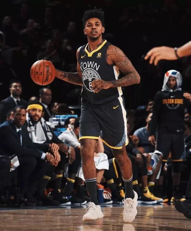 用前手抢位 用前手抢位